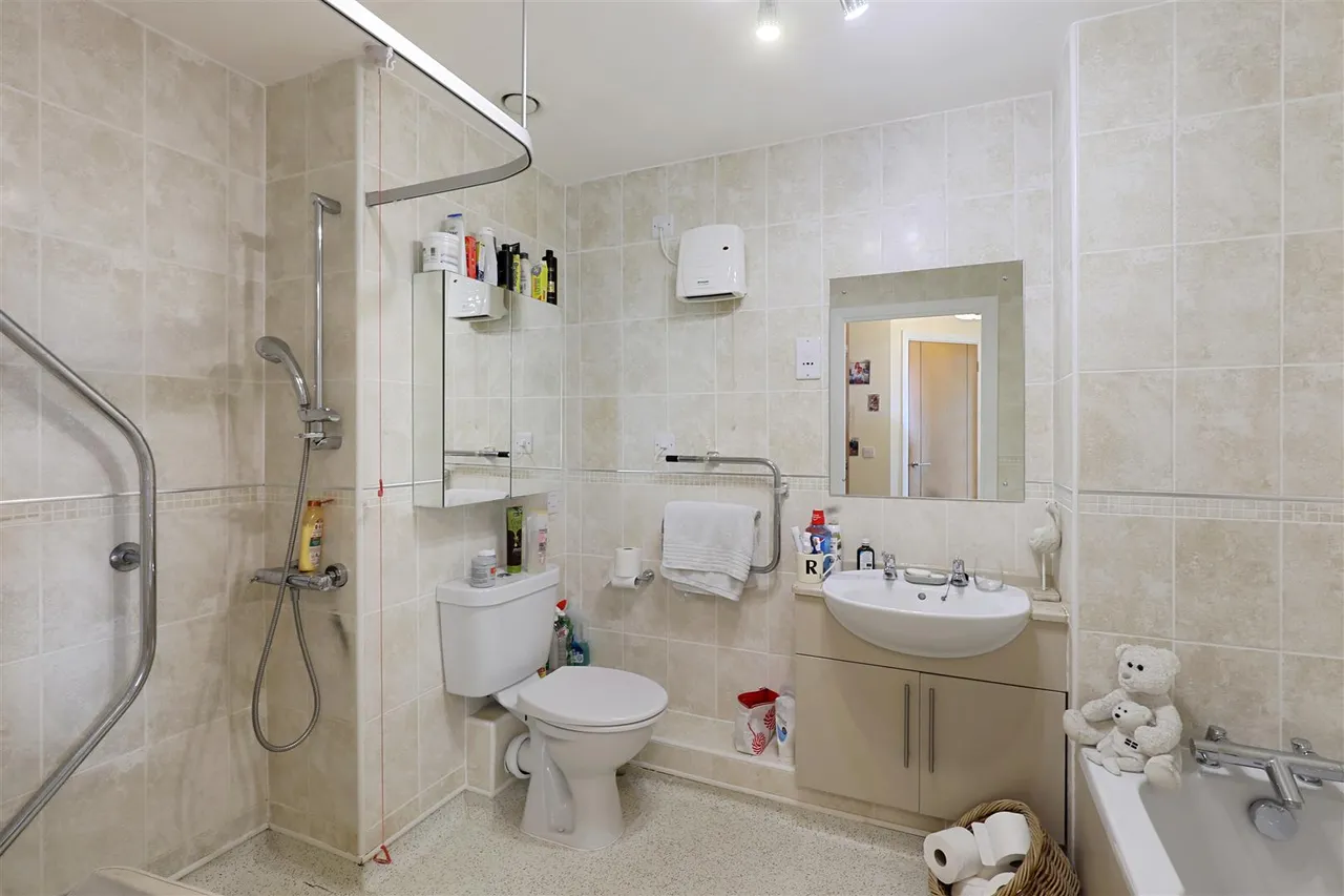 Victoria Road, Malvern, WR14, photo 8