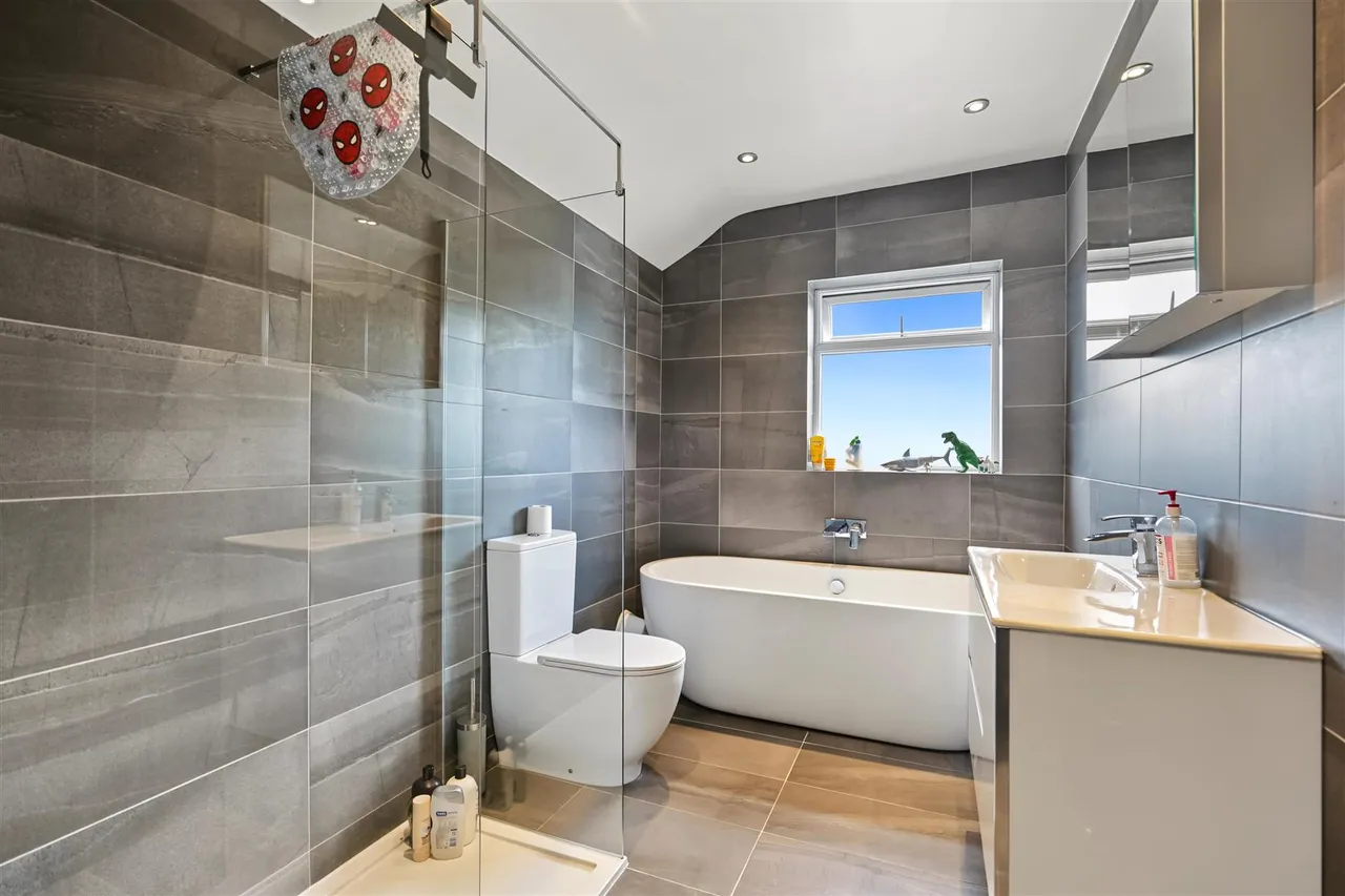 Cornhill Road, Carlton, NG4, photo 4