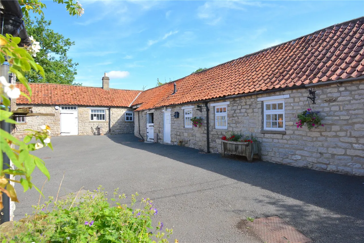Cartoft, Kirkbymoorside, York, North Yorkshire, YO62 6NU, photo 21
