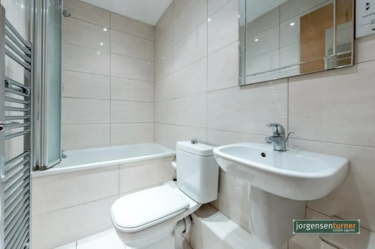 Uxbridge Road, Shepherds Bush, W12, photo 6