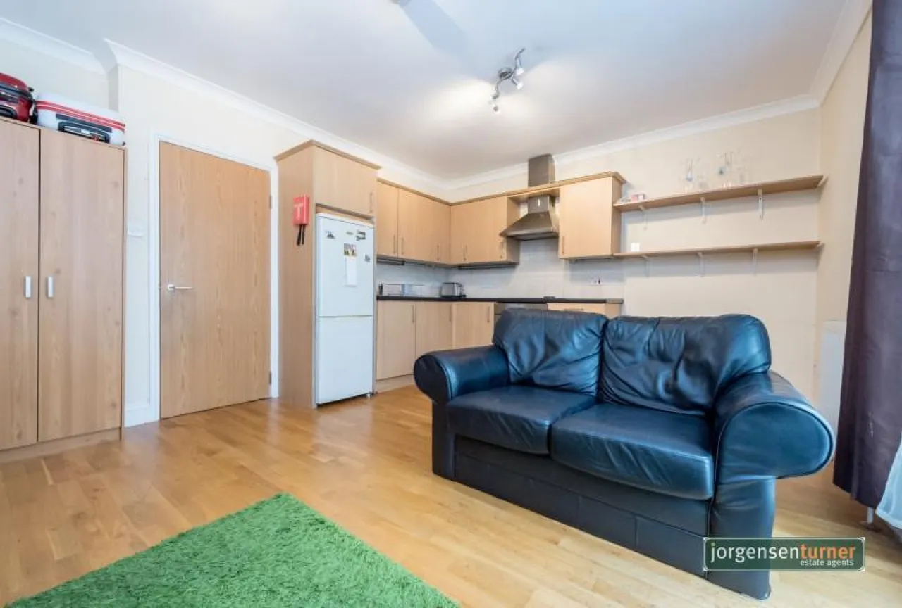 Uxbridge Road, Shepherds Bush, W12, photo 5