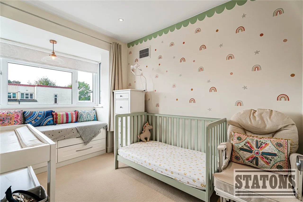 Raydean Road, New Barnet, EN5, photo 16