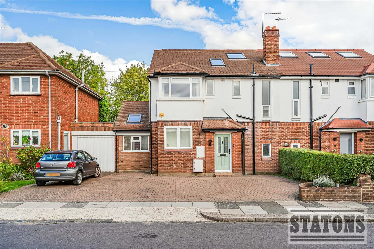 4 bed house for sale, Raydean Road, New Barnet, EN5