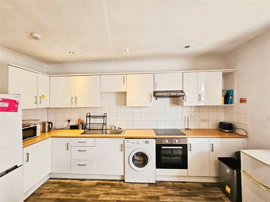 High Street, Egham, Surrey, TW20, photo 2