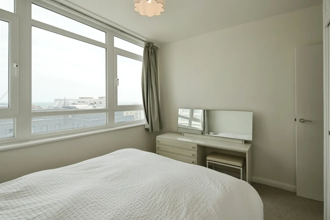 Sussex Heights, Brighton, BN1, photo 20