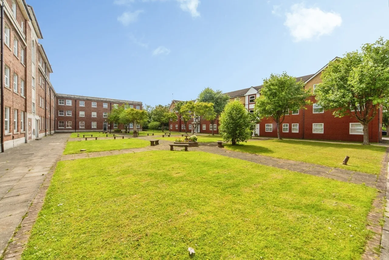 Vale Lodge, Liverpool, L9, photo 18