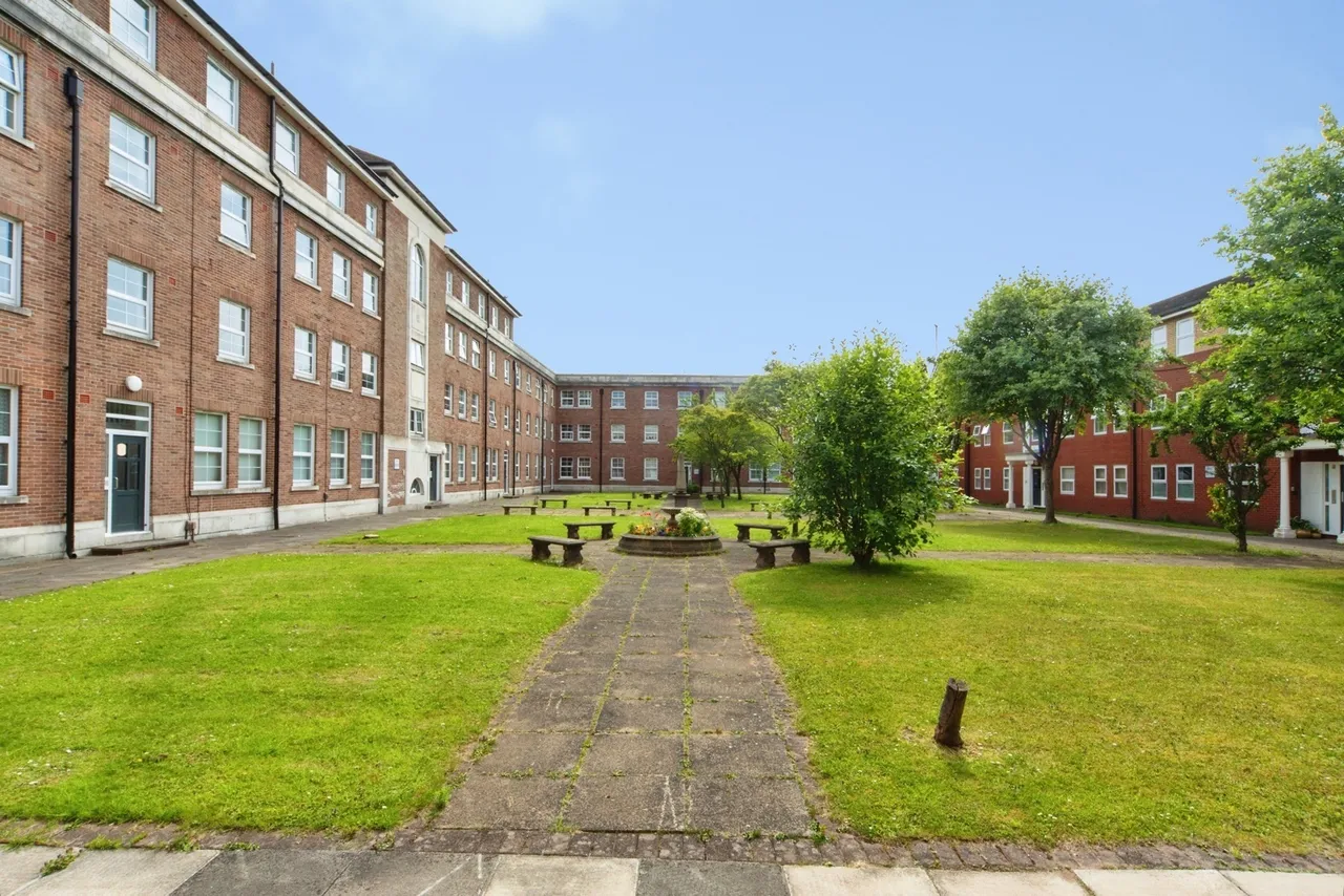 Vale Lodge, Liverpool, L9, photo 19