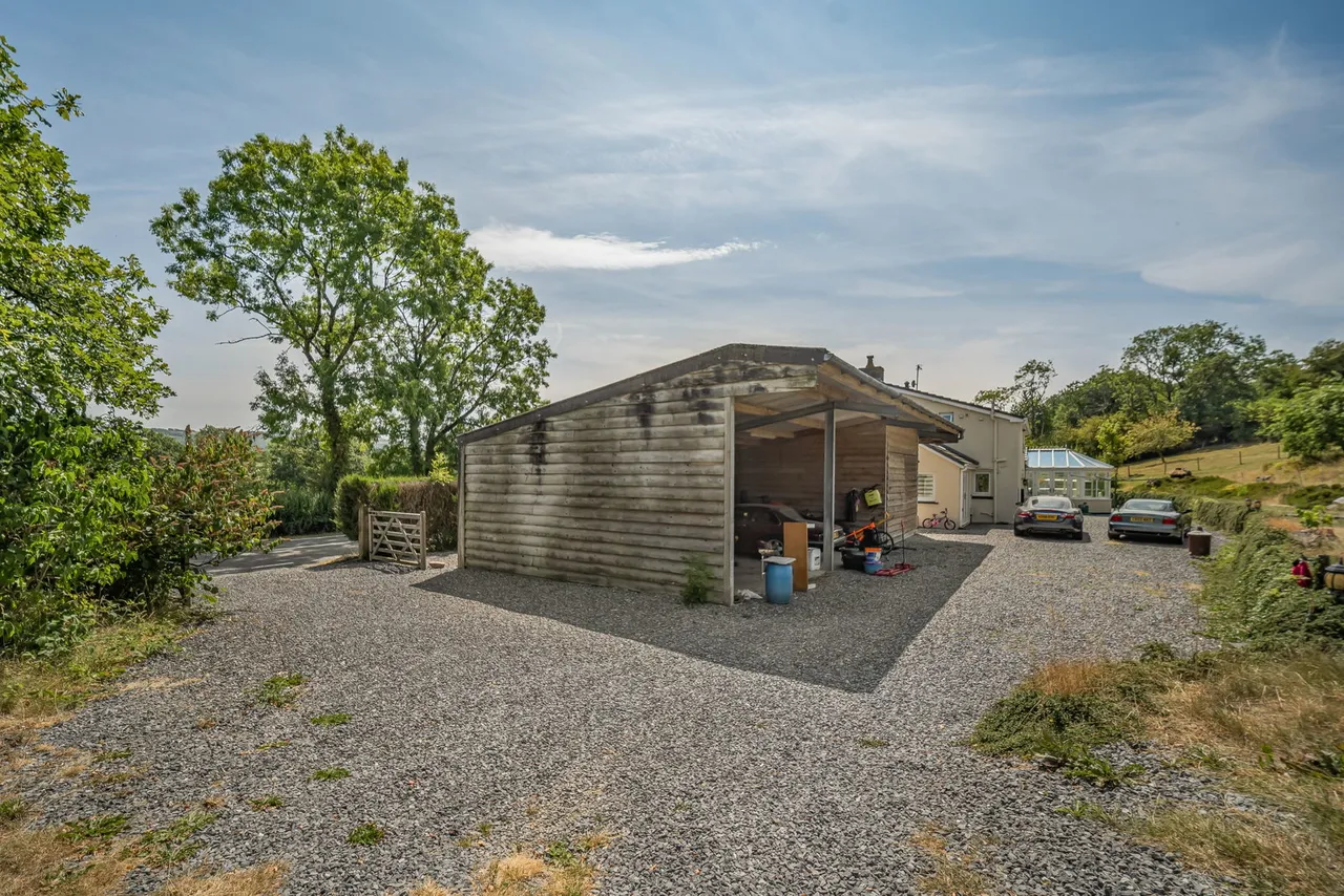 Llangadog, SA19, photo 41