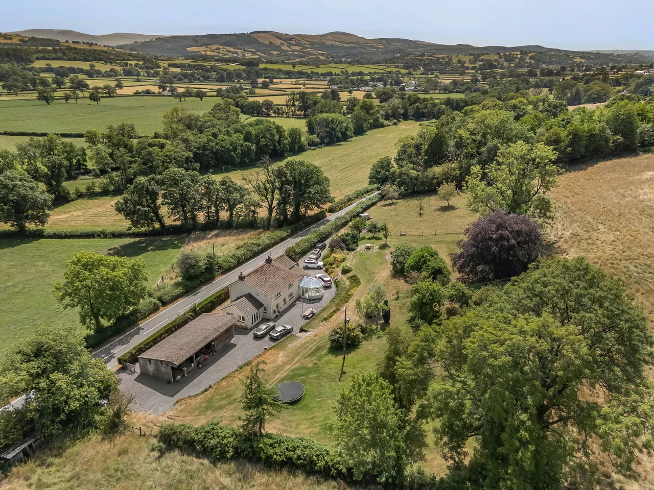 Llangadog, SA19, photo 2