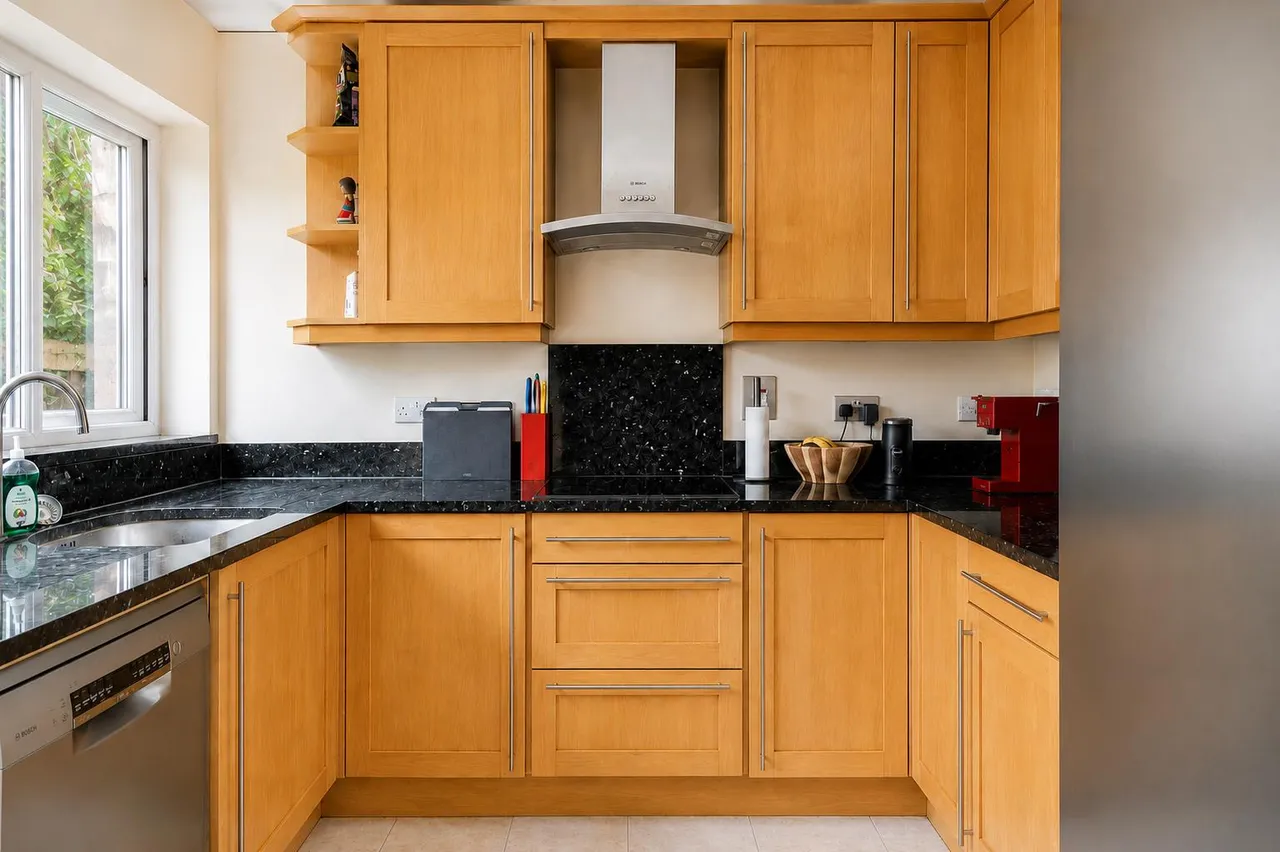 Westleigh Avenue, London, SW15, photo 3