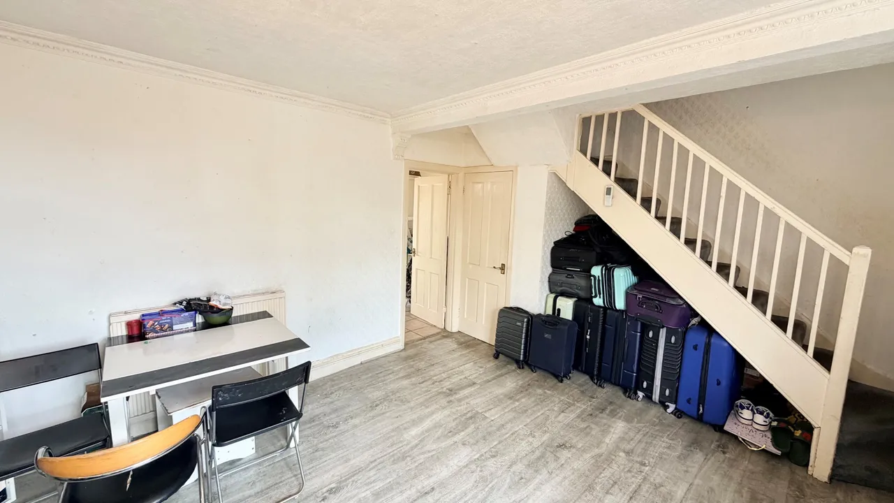 Fanshawe Crescent, Dagenham, RM9 5DL, photo 4