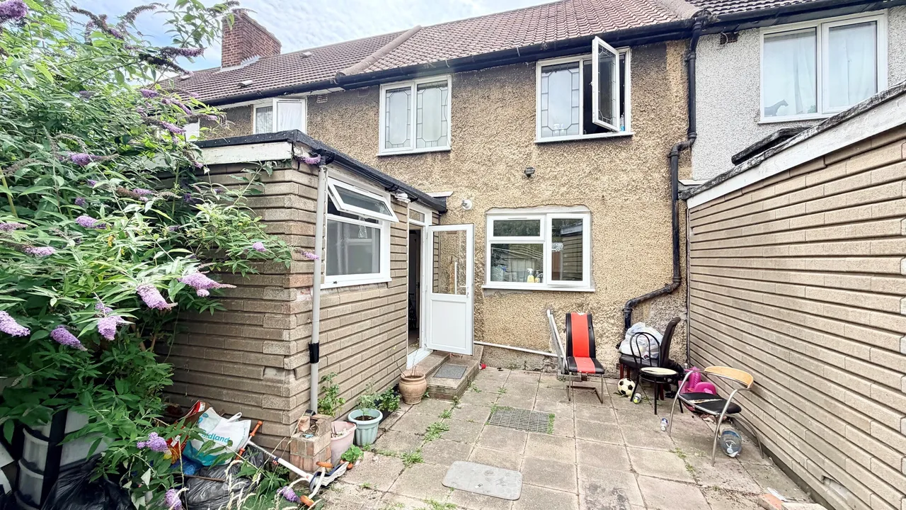 Fanshawe Crescent, Dagenham, RM9 5DL, photo 13