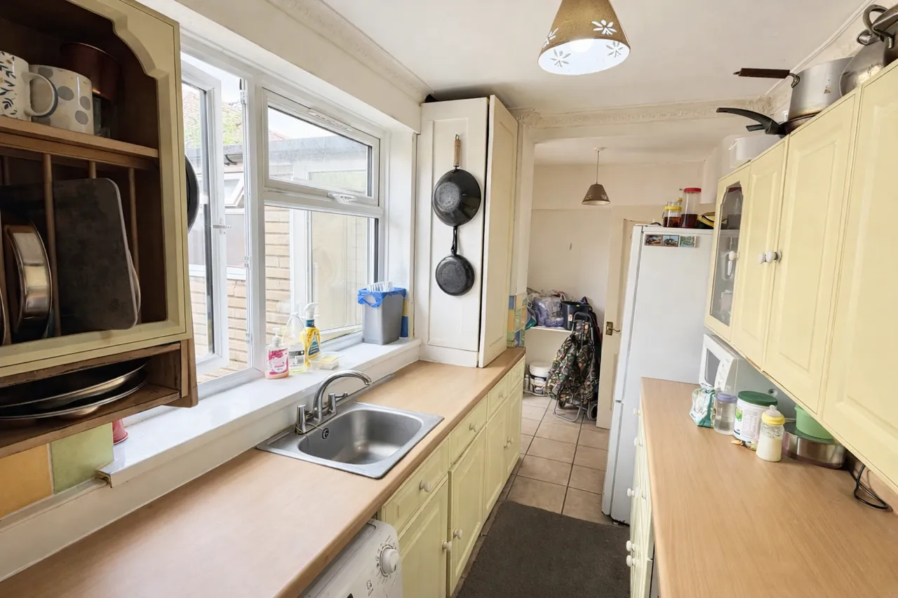 Fanshawe Crescent, Dagenham, RM9 5DL, photo 5
