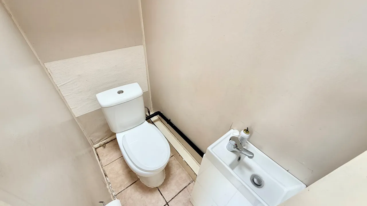 Fanshawe Crescent, Dagenham, RM9 5DL, photo 11