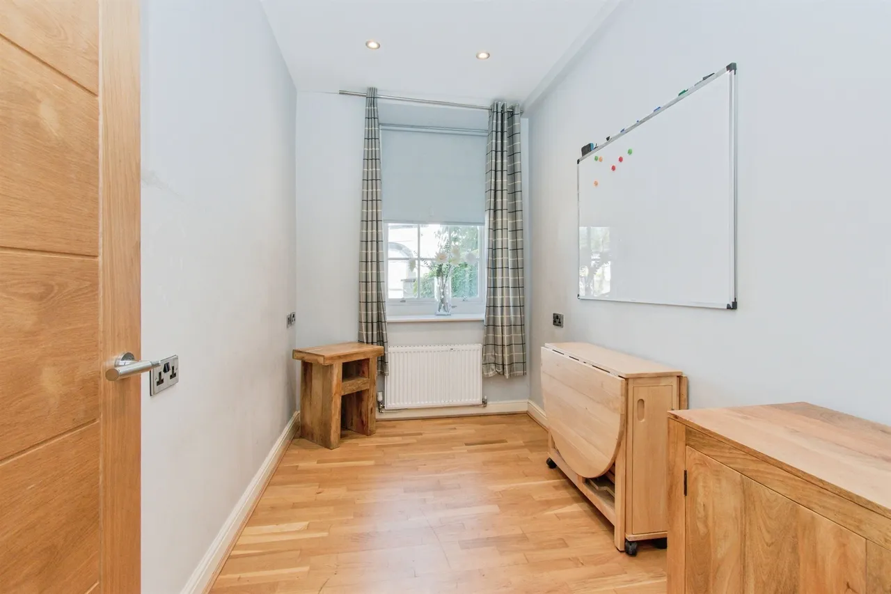 Ash Court, Kippax, LS25, photo 7