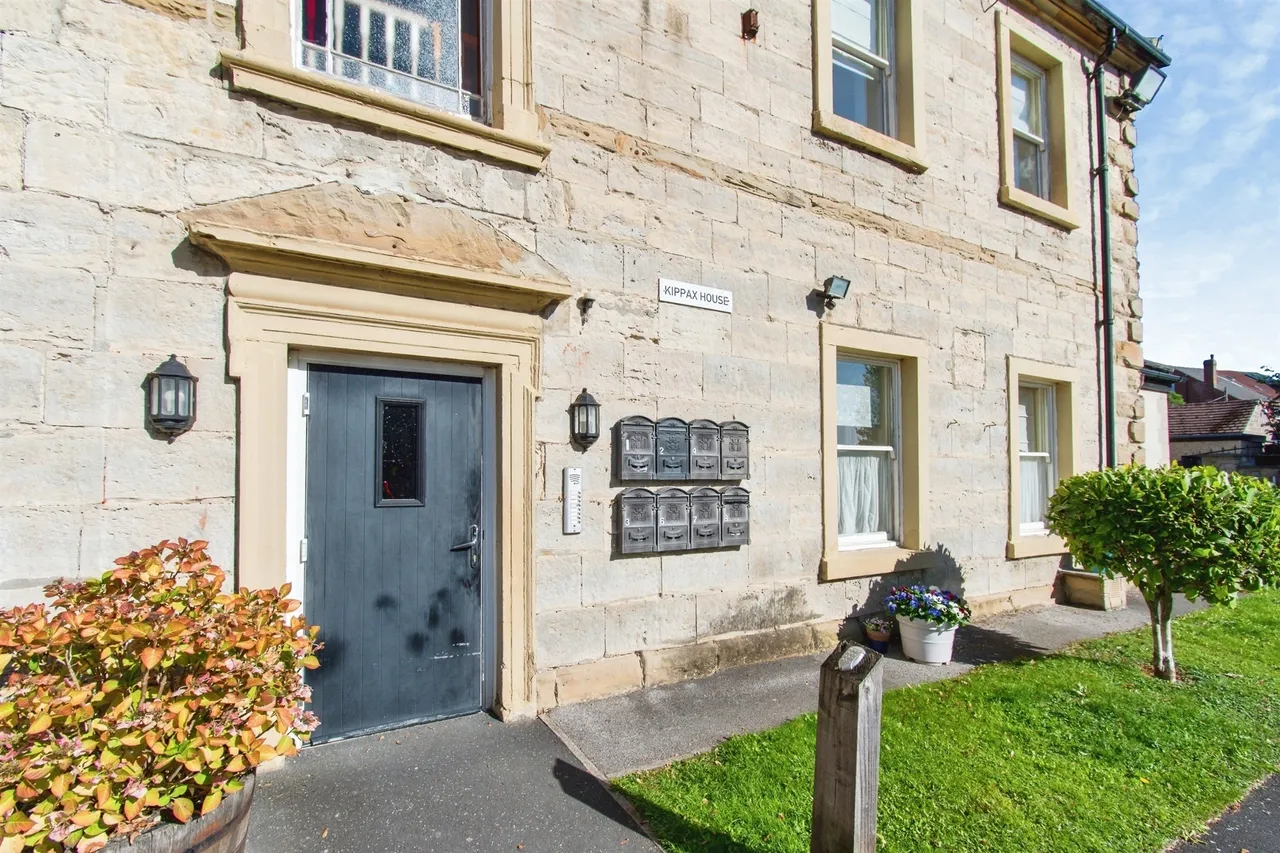 Ash Court, Kippax, LS25, photo 9