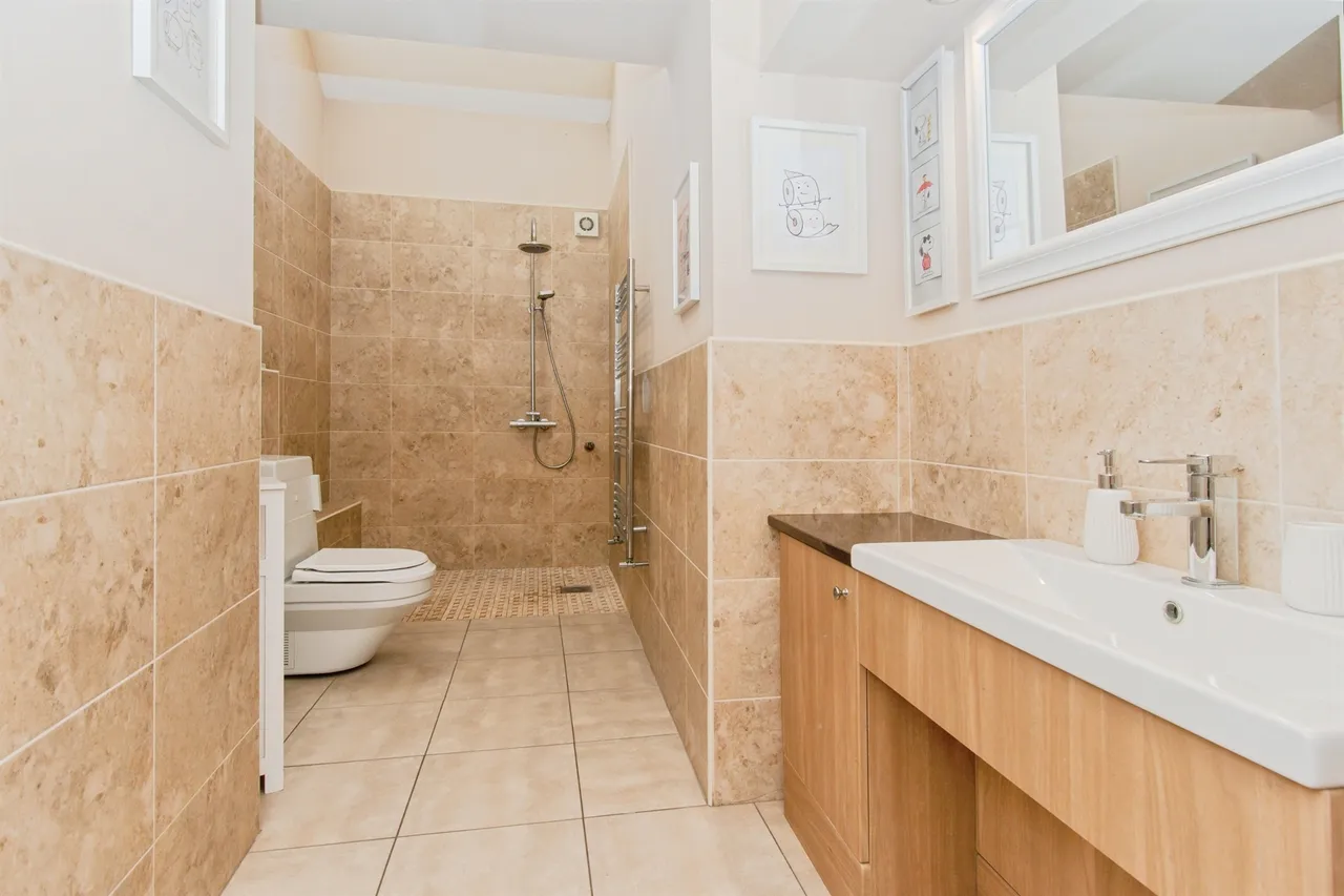 Ash Court, Kippax, LS25, photo 6