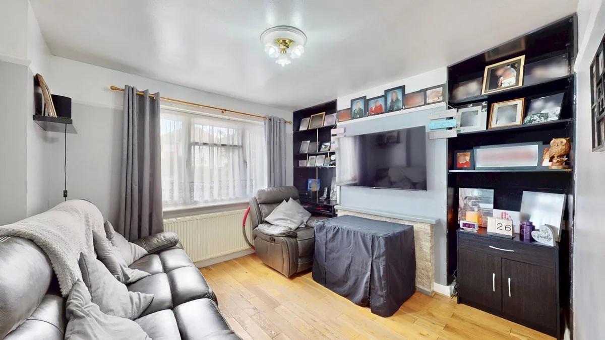 Hunters Grove, Romford, Collier Row, RM5 2UJ, photo 17
