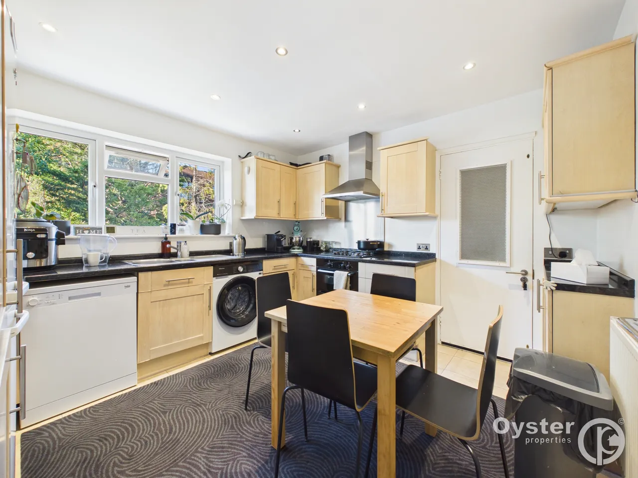 Malcolm Court, Stanmore, HA7, photo 2