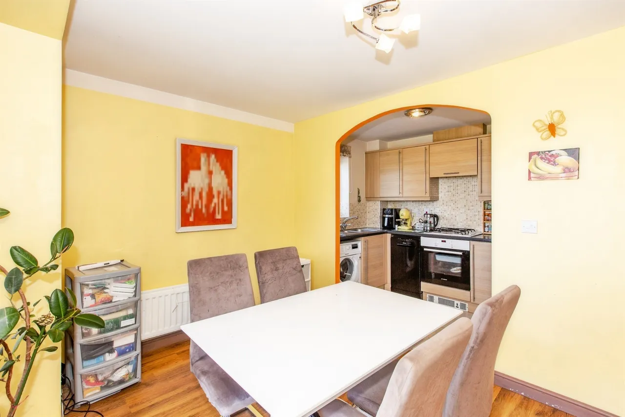 Lancaster Gate, Upper Cambourne, CB23, photo 6