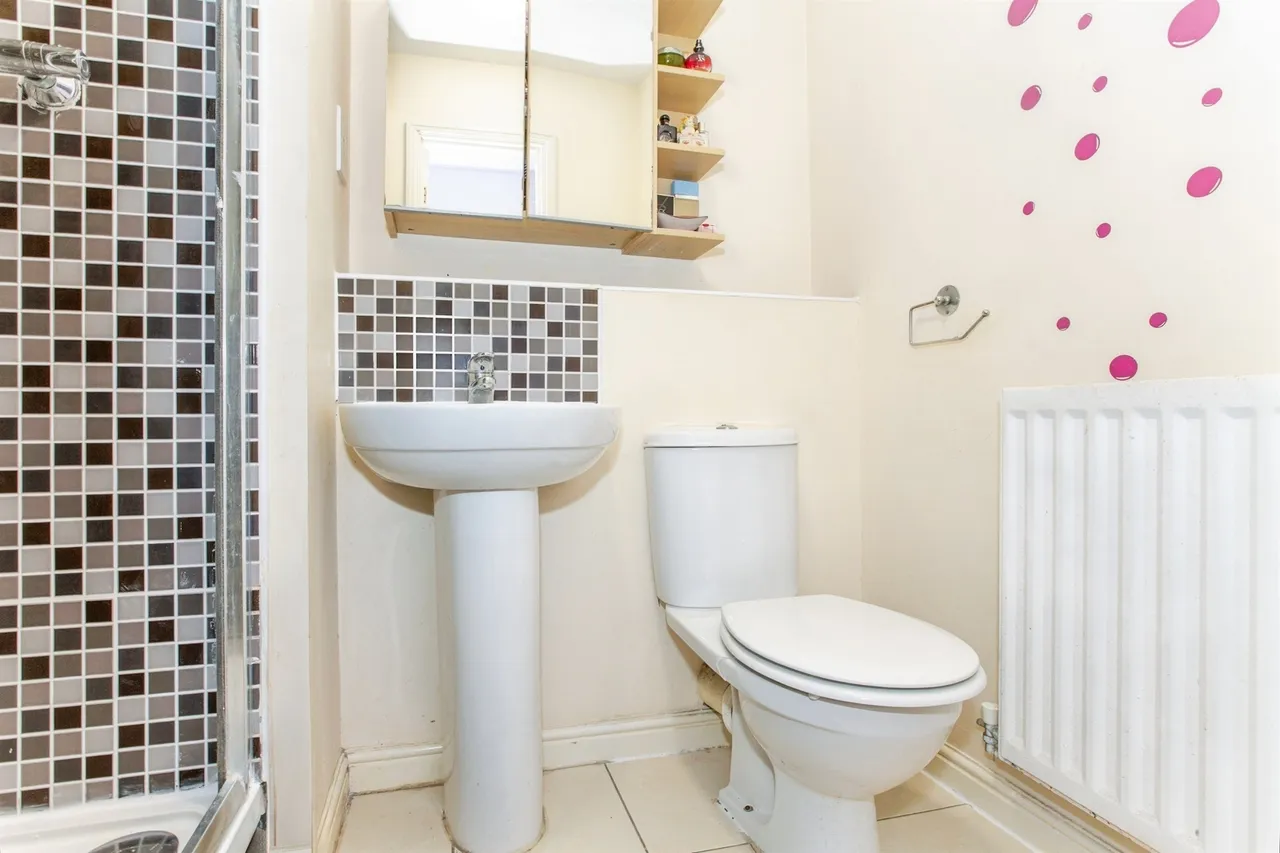 Lancaster Gate, Upper Cambourne, CB23, photo 11