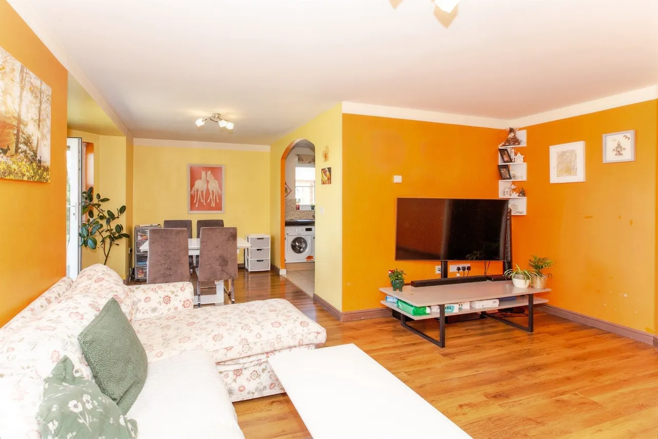 Lancaster Gate, Upper Cambourne, CB23, photo 8