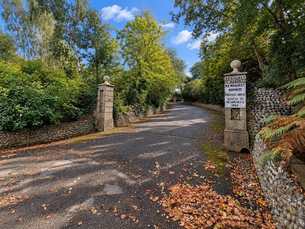 Little Common Road, Bexhill on Sea, photo 8