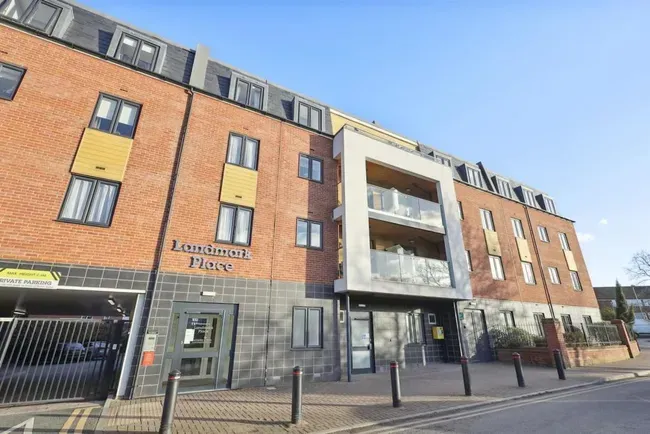 1 bed flat to rent — Moorfield Road, Denham