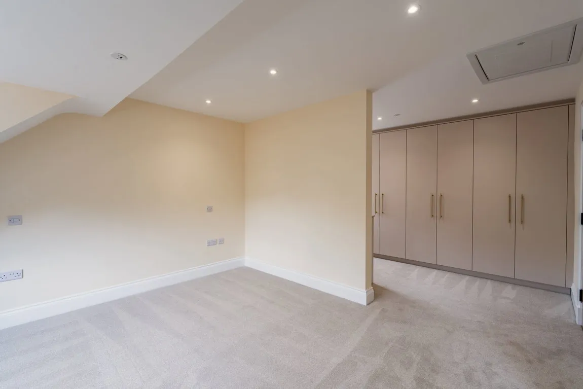 Ruthin Road, Gwernymynydd, CH7, photo 11