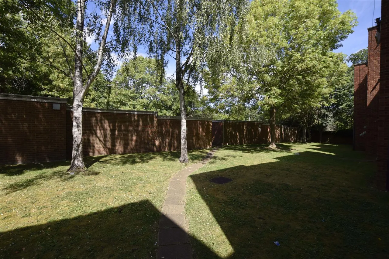 Crown Walk, Wembley, HA9, photo 10