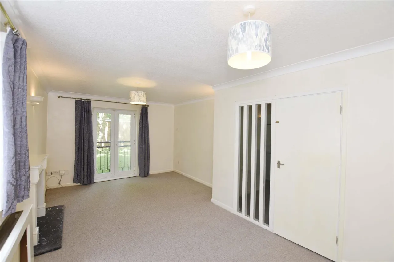 Crown Walk, Wembley, HA9, photo 3