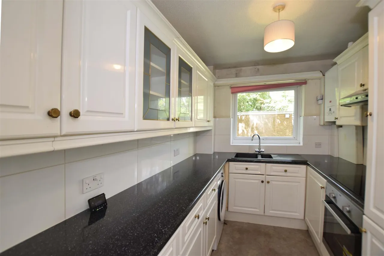 Crown Walk, Wembley, HA9, photo 5
