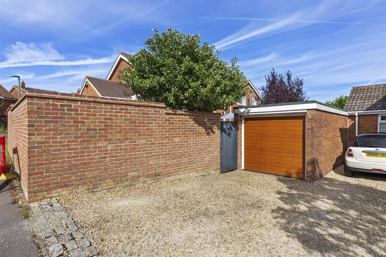 Selwood Way, Downley, HP13, photo 24