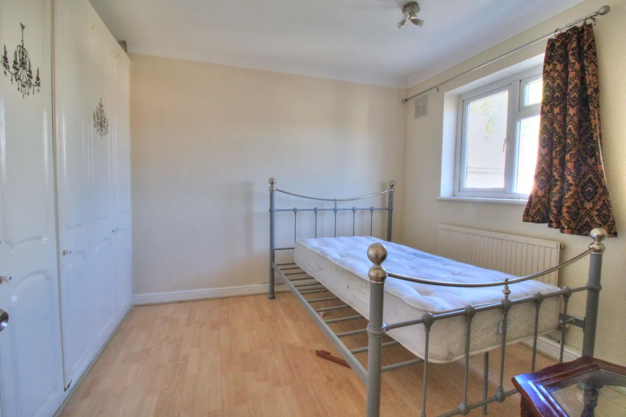 Long Lynderswood, Basildon, SS15, photo 5