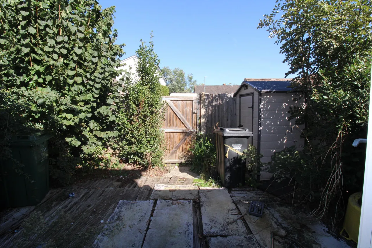 Long Lynderswood, Basildon, SS15, photo 14