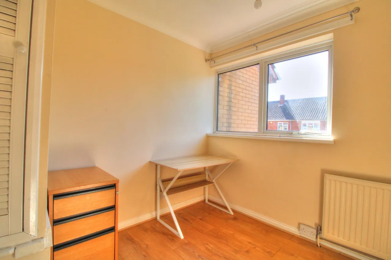 Long Lynderswood, Basildon, SS15, photo 7
