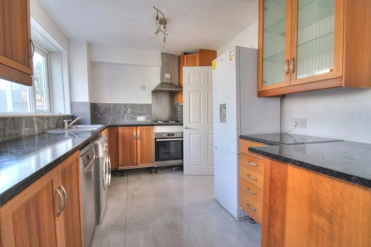 Long Lynderswood, Basildon, SS15, photo 2