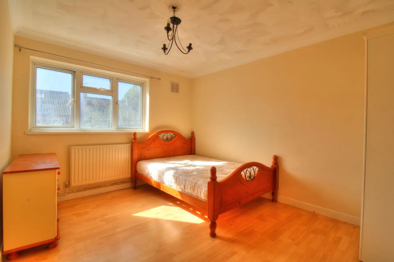 Long Lynderswood, Basildon, SS15, photo 6