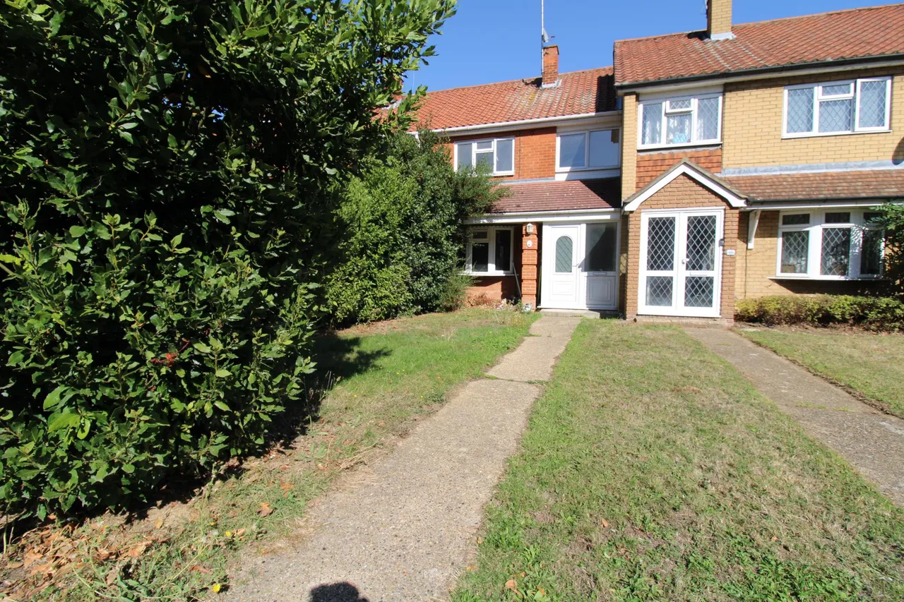 3 bed house for sale, Long Lynderswood, Basildon, SS15