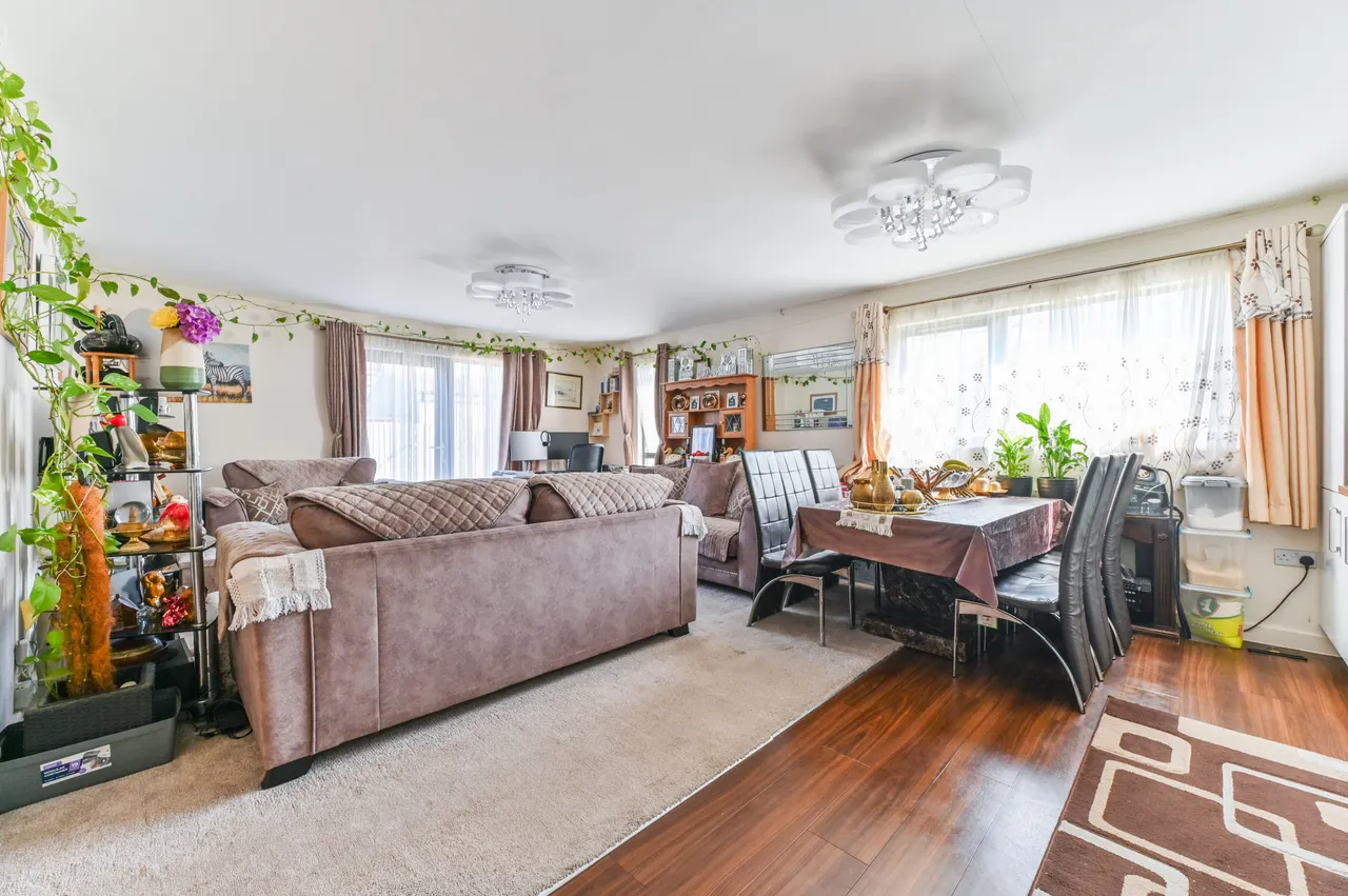 2 Fielding House, 45 Cairns Avenue, London, photo 3