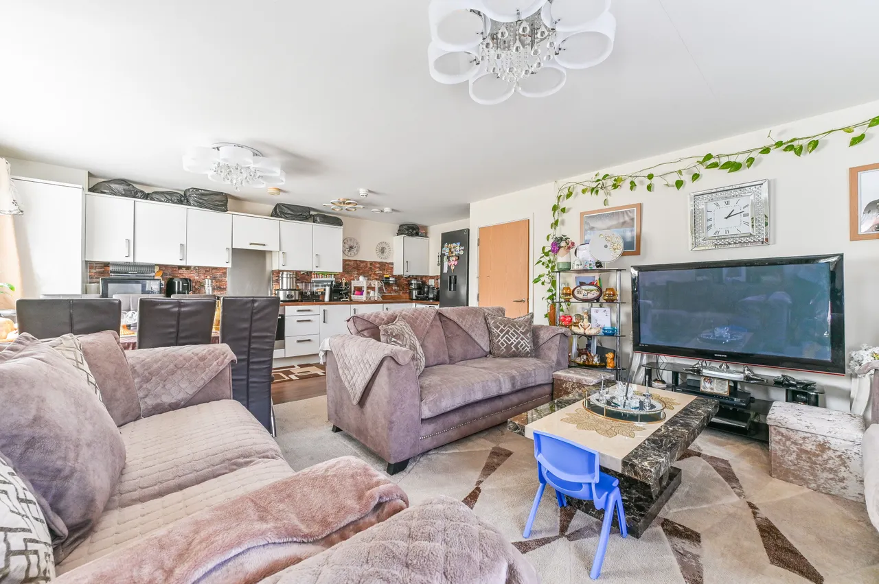 2 Fielding House, 45 Cairns Avenue, London, photo 2