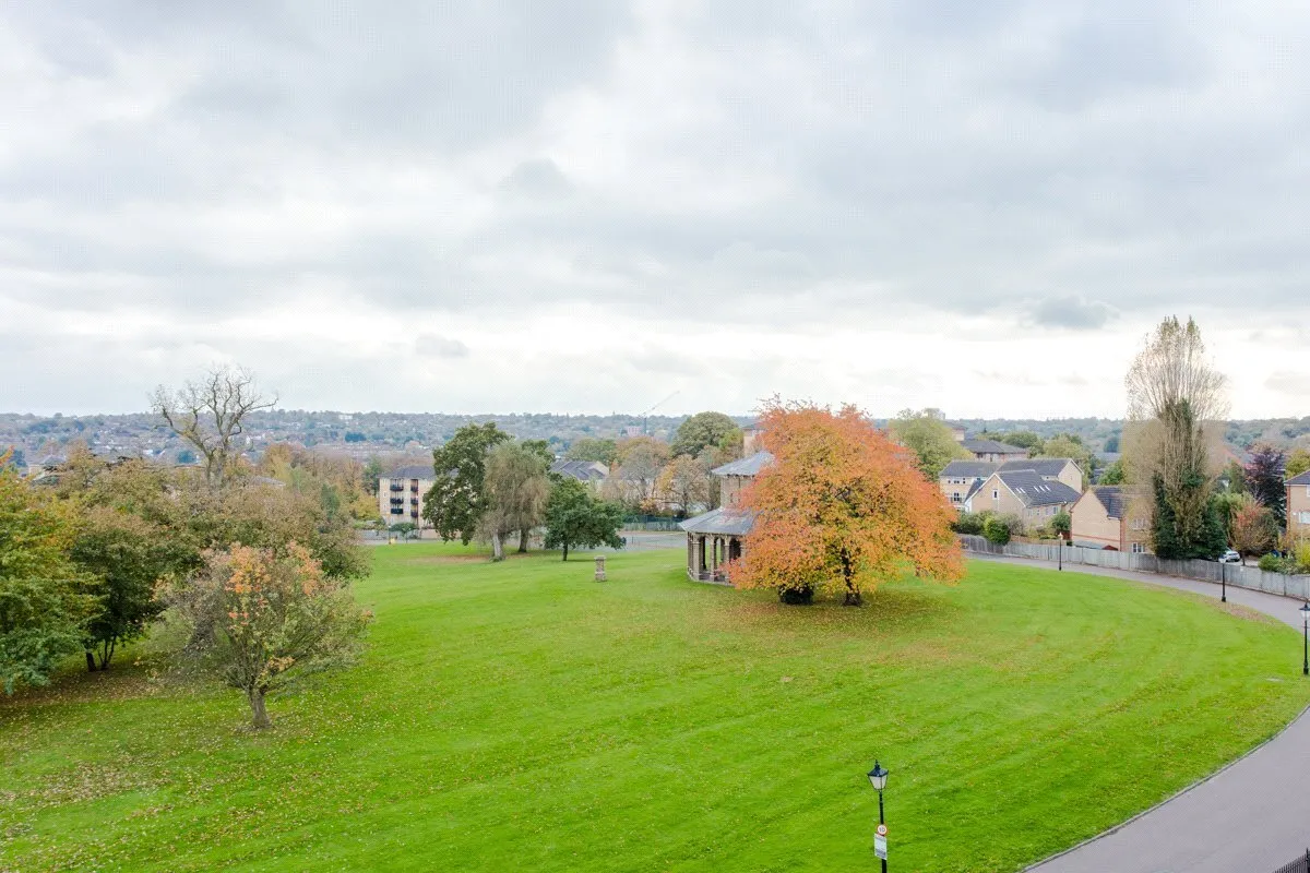 Sparkford Gardens, London, N11, photo 7