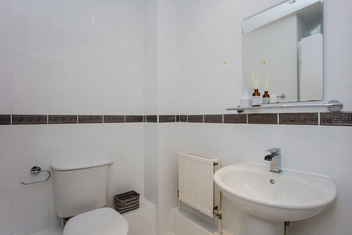Sparkford Gardens, London, N11, photo 17