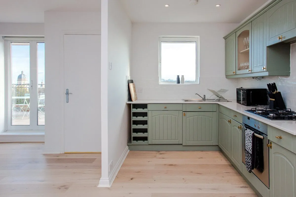 Sparkford Gardens, London, N11, photo 11