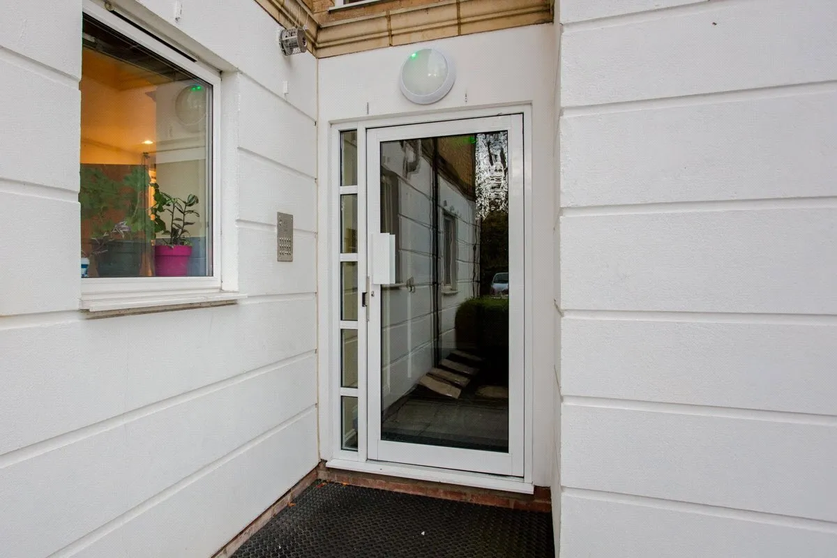 Sparkford Gardens, London, N11, photo 35