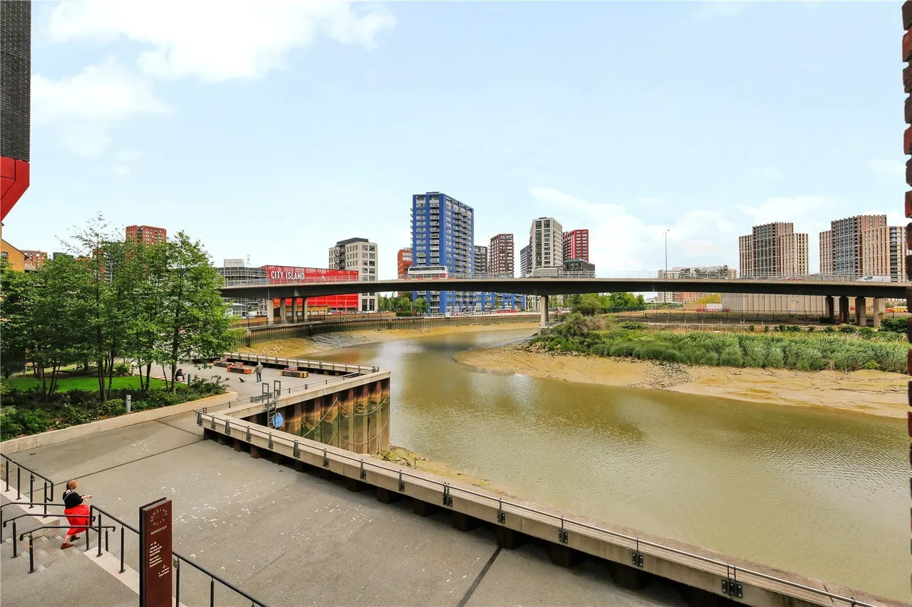 Goodluck Hope Walk, London, E14, photo 9