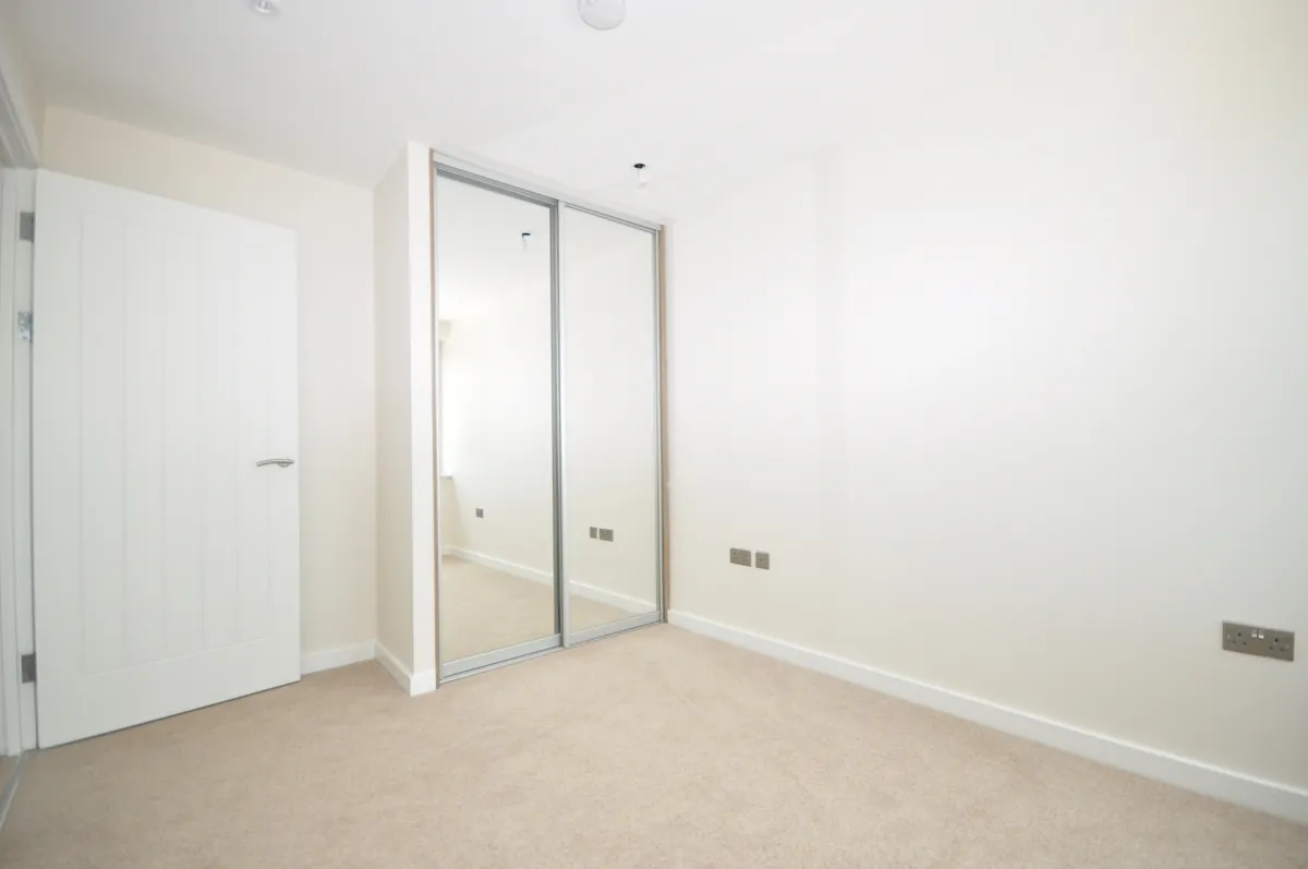 Horsham Gates North Street, RH13, photo 6