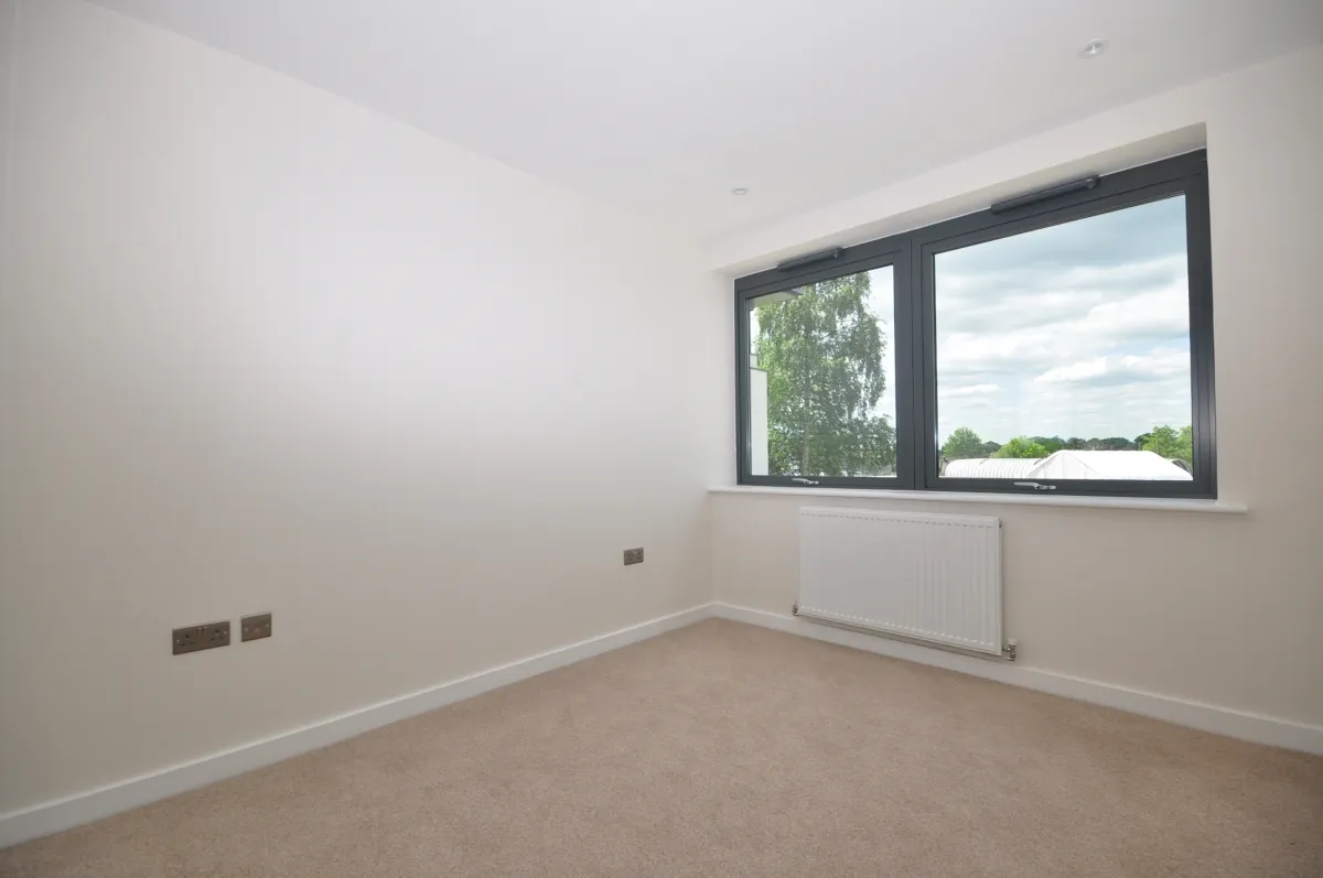 Horsham Gates North Street, RH13, photo 5