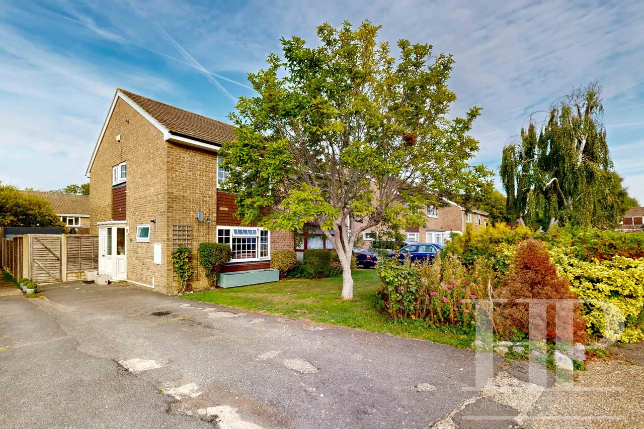 3 bed house for sale, Sheppey Close, Crawley, RH11