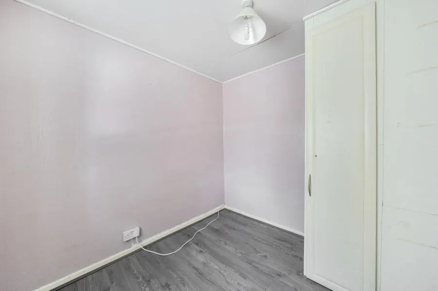 Balmoral Drive, Woking, GU22, photo 15
